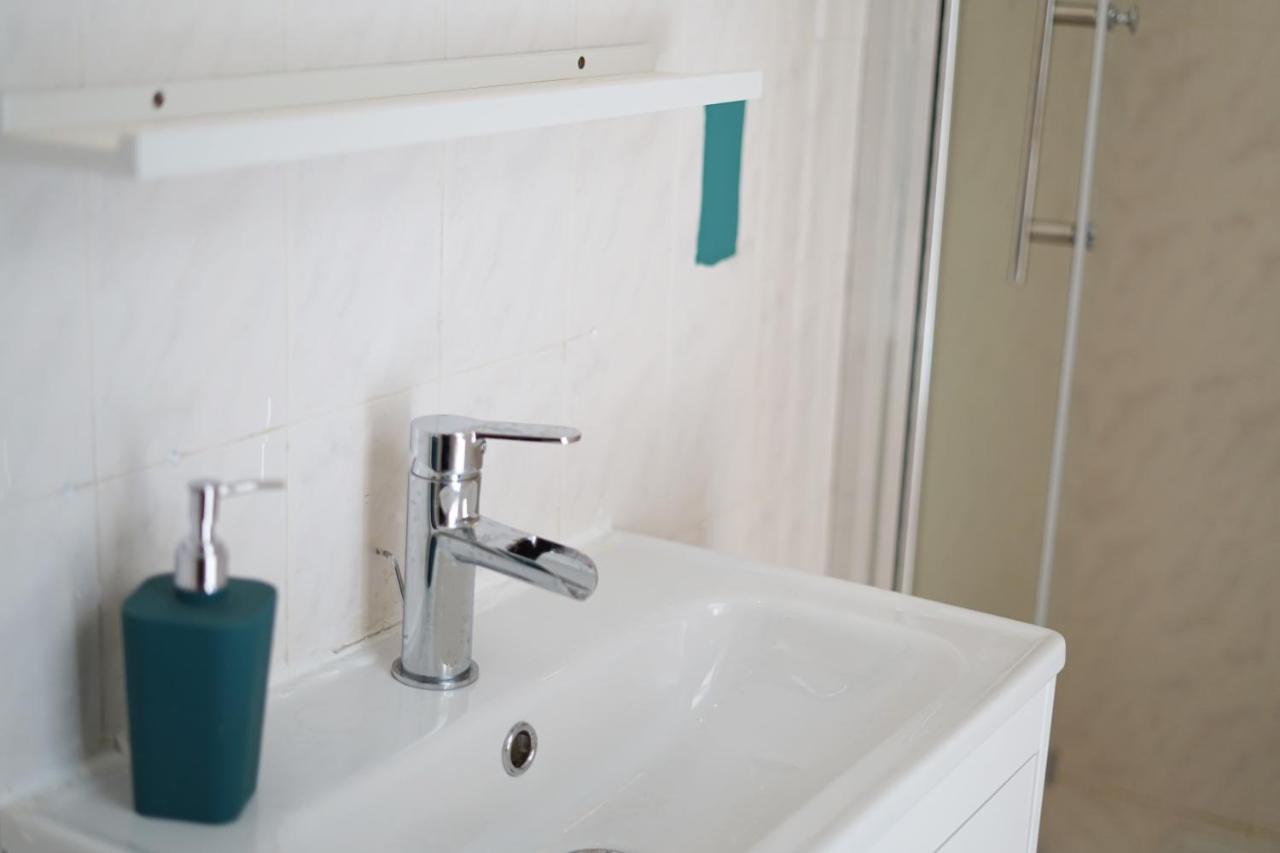 Hotel Les Volets Bleus Spéracèdes Zewnętrze zdjęcie